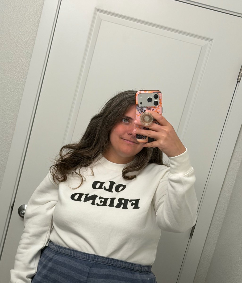 _unholymess's tweet photo. I usually wear L/XL/XXL but I’m glad I thrifted this M 😍💖 https://t.co/D3stCOU3qv