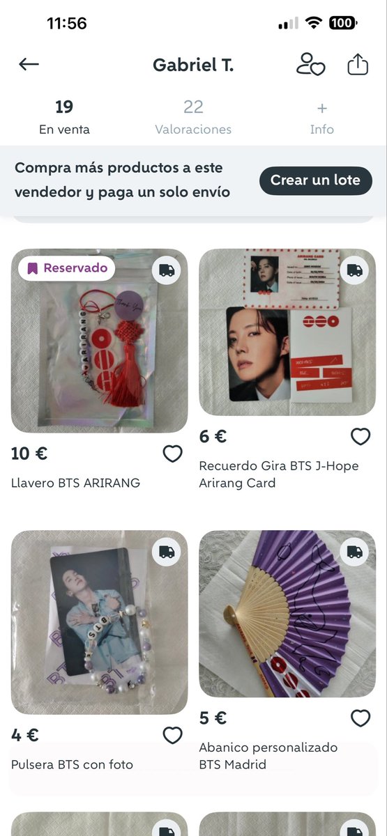 TheSaaree's tweet photo. Este personaje llamado Gabriel se esta dedicando a vender absolutamente todos los freebies que recibió en el concierto, Gabriel es un puto rata de mierda https://t.co/OKFab8zobp
