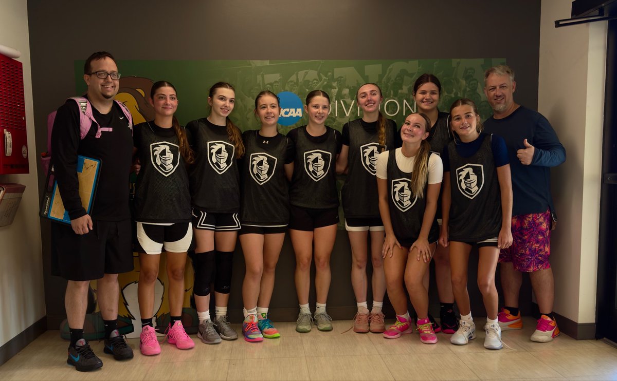 AbsolutelyKfish's tweet photo. 🏀 A weekend at St. Leo’s Team Camp. A team made up of girls from 8 different schools looking for a chance to play. Hoops is so much more than a game! Build friendships, embrace a community and find a place to hoop https://t.co/xjMtXPQhNE