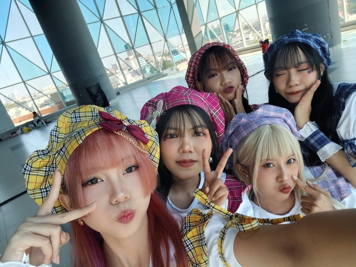 nethachann's tweet photo. Otsuyosa Surabaya😍🫶🏻

otsyu chibicon D1 D2, seneng banget ketemu banyak org miss u so much guisss... energiku langsung full trus ><

makaciw yah atas supportnya dari awal sampe akhirnya bisa tembus chibicon 🥺

gimana suka gk ishou barunya? aku ungu guis💜

dah intinya lopyu all https://t.co/8v6J2brVPp