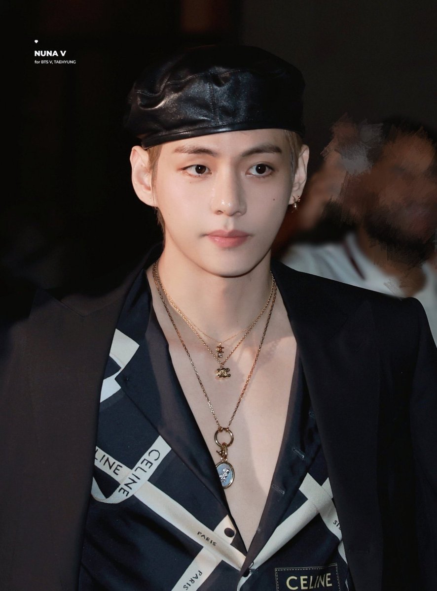 sceneryforthv's tweet photo. we still have time. let's do everything we can for taehyung. drop the tags pls!! 

V FOR CELINE FASHION SHOW 
TAEHYUNG TAEHYUNG 

#TAEHYUNGxCELINE #CelineSS27
#VxCelineSS27 @celineofficial https://t.co/aCyhhMPoKp