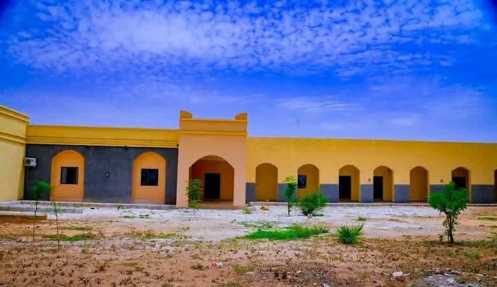 TrackaNG's tweet photo. N198m was allocated to the Construction of a Veterinary Hospital Dutse, Jigawa state in the 2024 State budget. 

We tracked and report that this project has been completed and awaiting commissioning.

We implore MINISTRY OF LIVESTOCK, the implementing agency to facilitate the commissioning of this facility for use.