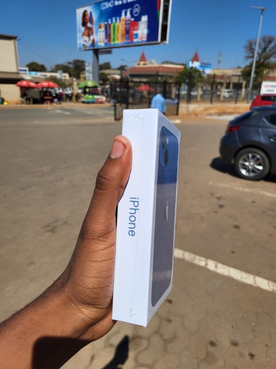 kulinji07's tweet photo. iPhone 13 Boxed 
128Gb 
100%Bh 
Face ID✅
True Tone✅
K1,600,000 negotiable
Area 18 LL
+265 882 57 50 59
+265 993 75 58 09
WhatsApp/
RT https://t.co/SwJHWXZtu0
