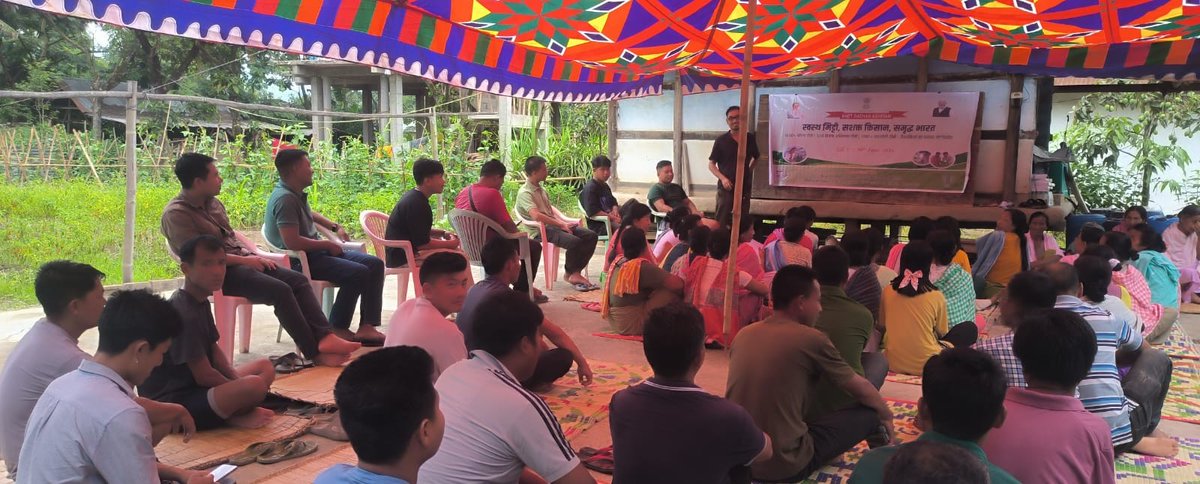EastKvk's tweet photo. Khet Bachaao Abhiyan Day 27 &amp; 29 : Awareness on Natural Farming, Green Manuring, vermicomposting, crop protection measures, sustainable soil health through vermicomposting at Kangla Sangomshang, Kangla Siphai, Changamdabi &amp; Andro.
#ICAR 
#KhetBacxhhoAbhiyan
#BalancedFertiliserUse https://t.co/YC6Yir24SU