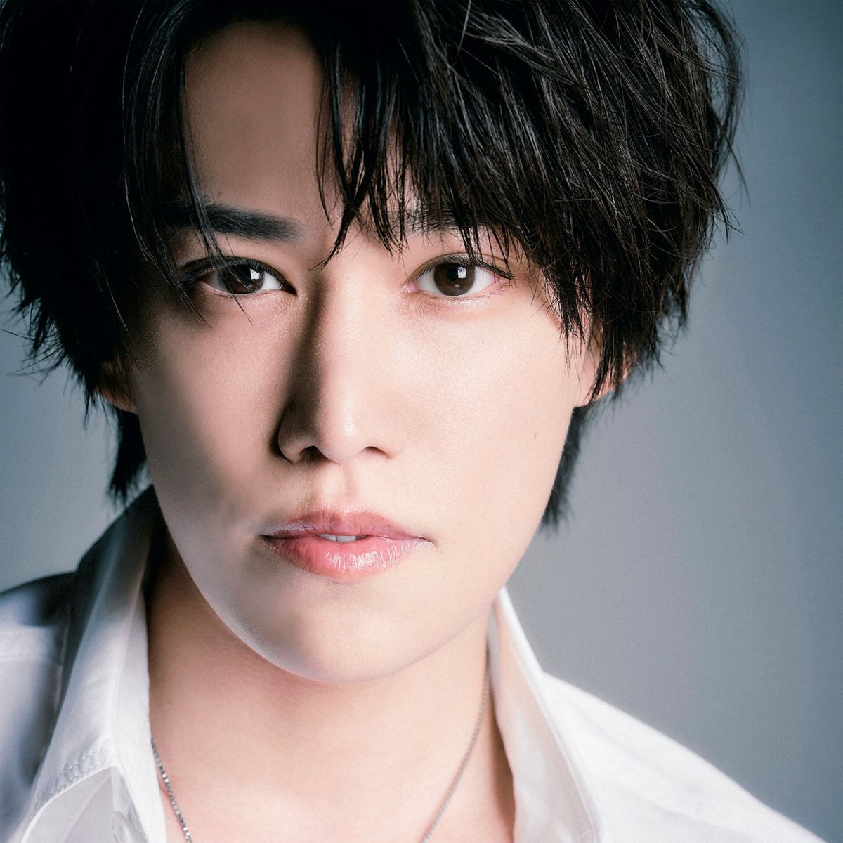 sweet_twjp's tweet photo. キスマイ千賀健永の美容ルーティン＆愛用アイテム14選♡ エビデンス美容番長の美肌を作るスキンケアとは？ https://t.co/O6FmYyRSTS https://t.co/eJh4mVrp5B