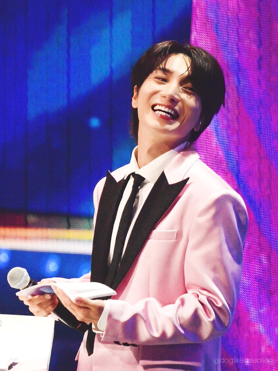 doglikeasealion's tweet photo. Hi @special1004  your birthday is coming 🥺

#이특 #Leeteuk #利特 https://t.co/guQ8QpSzOj