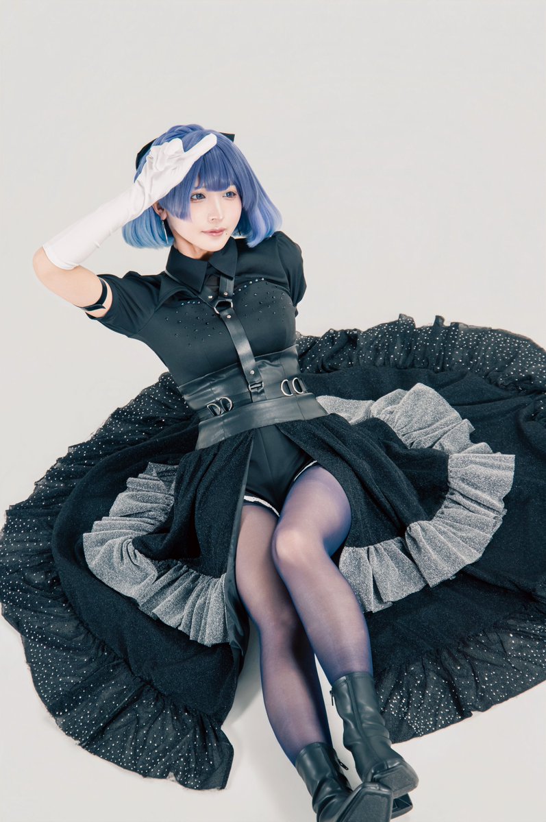 mia_sama_xo's tweet photo. 満天の星空みたいなドレス✨️💙 https://t.co/BSASBeiDg2