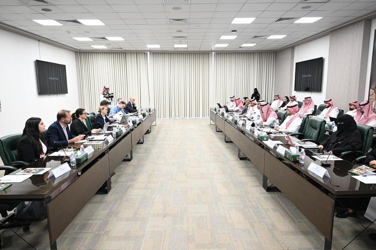 UKinSaudiArabia's tweet photo. Where innovation meets humanitarian impact. 🇬🇧🇸🇦 It was a pleasure bringing together KSrelief, SFD, SDAIA, KACST, and UK partners in Riyadh to advance collaboration on AI and data. Huge Thanks to our partner KSrelief for hosting.
#safeAI 
@KSRelief @CDACN @SDAIA_SA @SaudiFund_Dev @KACST @FCDOArabic @FCDOGovUK