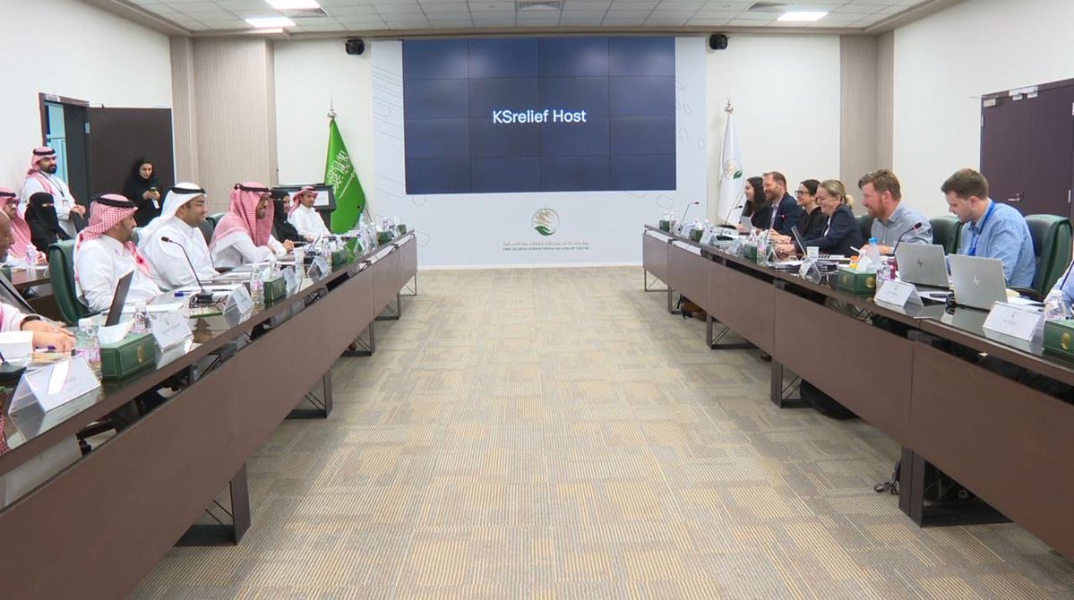UKinSaudiArabia's tweet photo. Where innovation meets humanitarian impact. 🇬🇧🇸🇦 It was a pleasure bringing together KSrelief, SFD, SDAIA, KACST, and UK partners in Riyadh to advance collaboration on AI and data. Huge Thanks to our partner KSrelief for hosting.
#safeAI 
@KSRelief @CDACN @SDAIA_SA @SaudiFund_Dev @KACST @FCDOArabic @FCDOGovUK