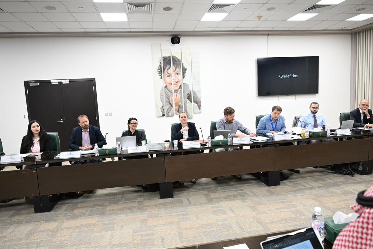 UKinSaudiArabia's tweet photo. Where innovation meets humanitarian impact. 🇬🇧🇸🇦 It was a pleasure bringing together KSrelief, SFD, SDAIA, KACST, and UK partners in Riyadh to advance collaboration on AI and data. Huge Thanks to our partner KSrelief for hosting.
#safeAI 
@KSRelief @CDACN @SDAIA_SA @SaudiFund_Dev @KACST @FCDOArabic @FCDOGovUK