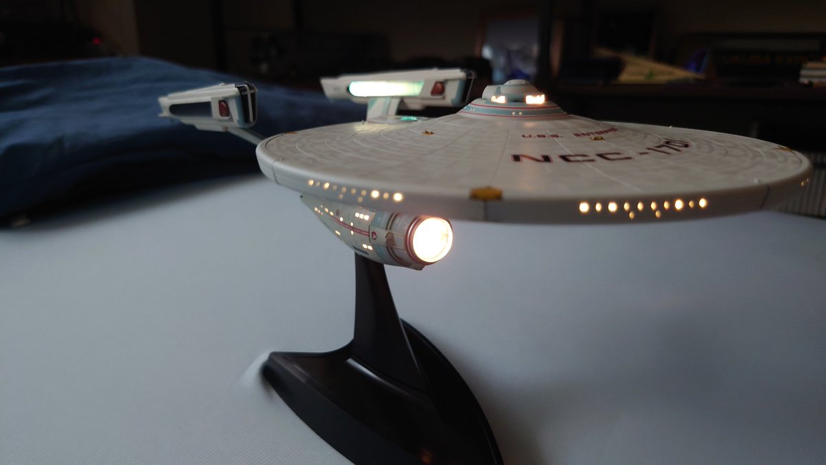 razgriz42's tweet photo. その1
スター・トレックシリーズ第3番艦。
USS-ENTERPRISE  NCC-1701
完成にて！
過去のシリーズと👏
※コレは、あくまでも自己満足の世界である。 https://t.co/YKC4FTJOvY