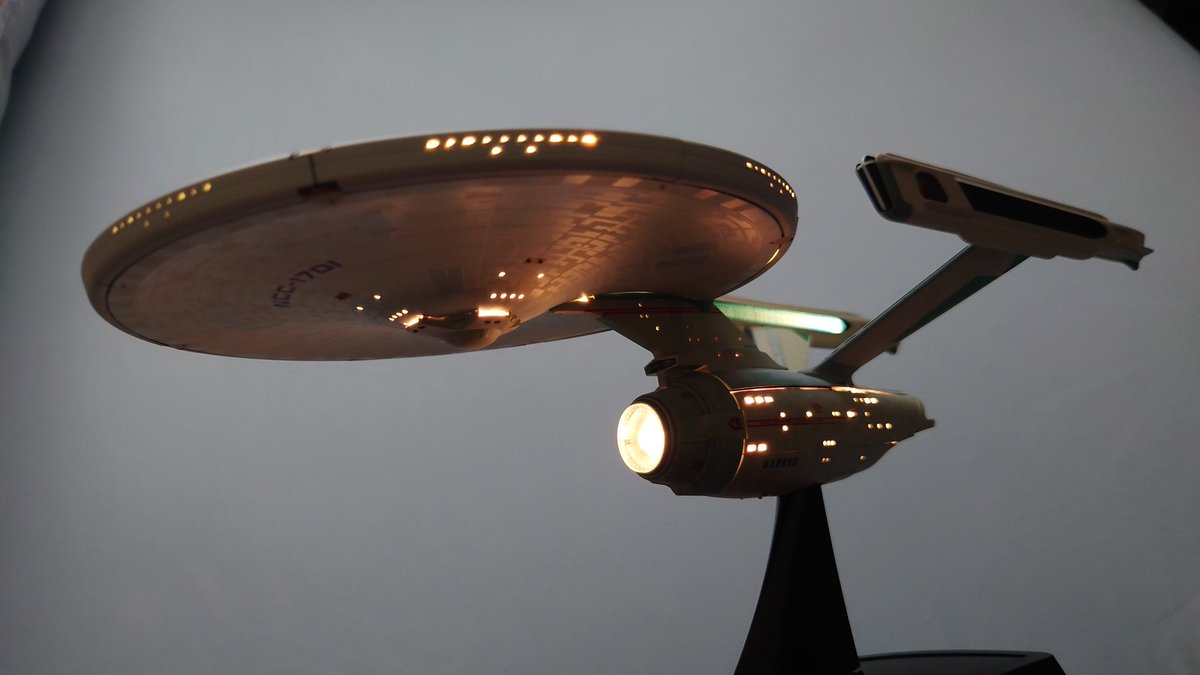 razgriz42's tweet photo. その1
スター・トレックシリーズ第3番艦。
USS-ENTERPRISE  NCC-1701
完成にて！
過去のシリーズと👏
※コレは、あくまでも自己満足の世界である。 https://t.co/YKC4FTJOvY