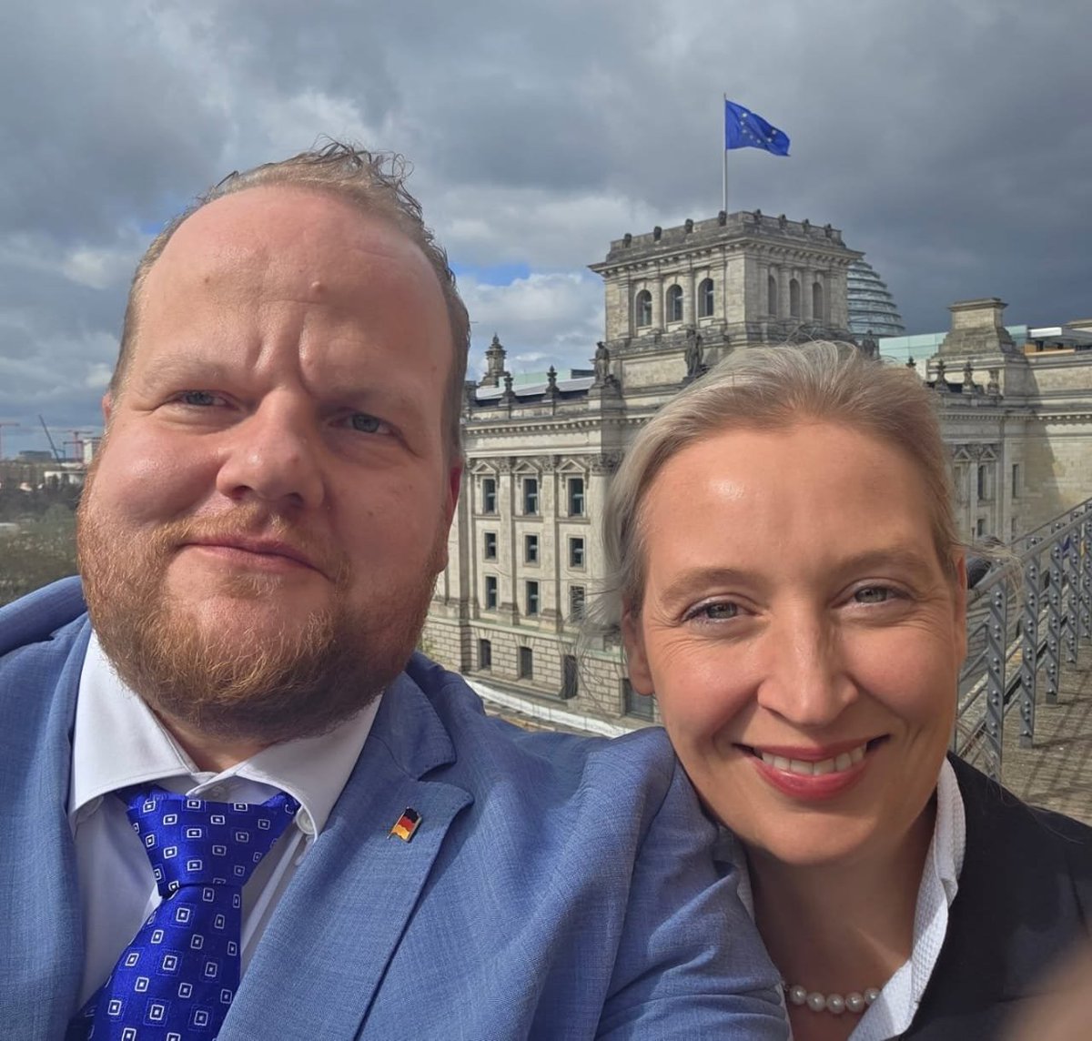 Eflatunfeylesof's tweet photo. Nun ja, ich habe einen guten Tag, weil ich den Menschen in Deutschland helfe, es zu einem besseren Ort für alle Bürger und Ausländer zu machen. https://t.co/r0UUh6Lv5m