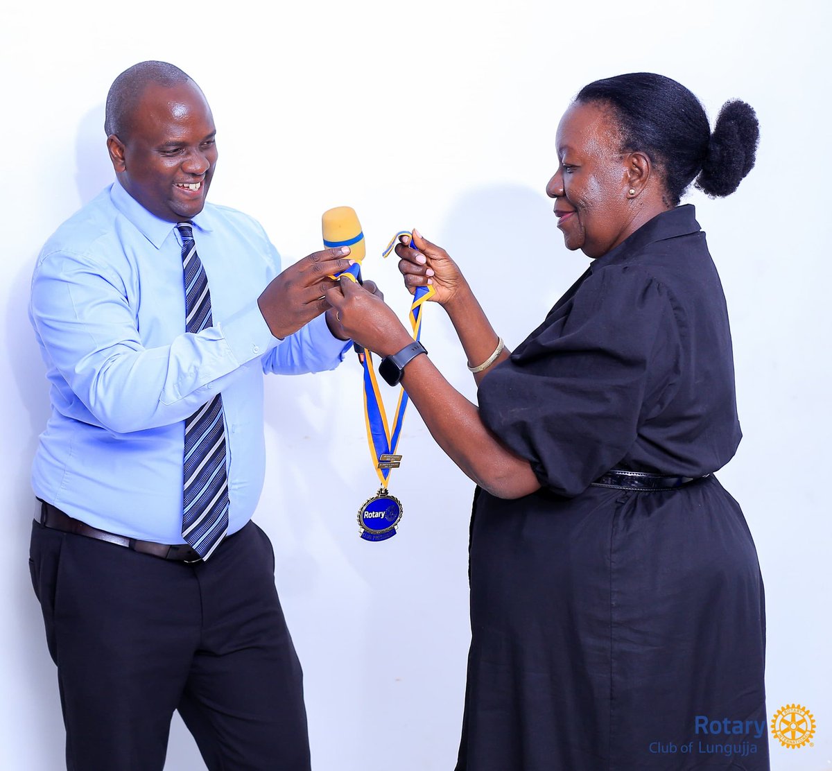 LungujjaRC's tweet photo. On Friday, 26th June, Rotary Club of Lungujja witnessed the peaceful handover from Action President Rtn. Ashe Kitandwe to Impact President Rtn. Eliot Kakama. Outgoing President Ashe was proud to hand over an even stronger club, and look forward to a great impact year. https://t.co/qVVkvr7YSt