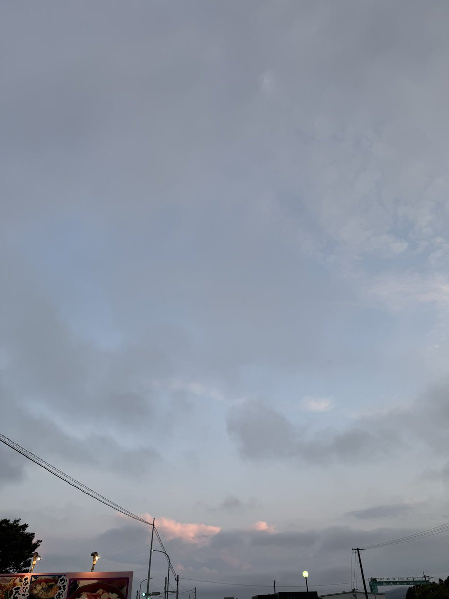 misui3939's tweet photo. 今日も気持ちのいいお天気の一日でした☀️夕方は少し雲が広がってきて、空の表情も変わってきました☺️今日も一日お疲れさまでした。

#イマソラ　#亘理 https://t.co/vEogHvaJQn