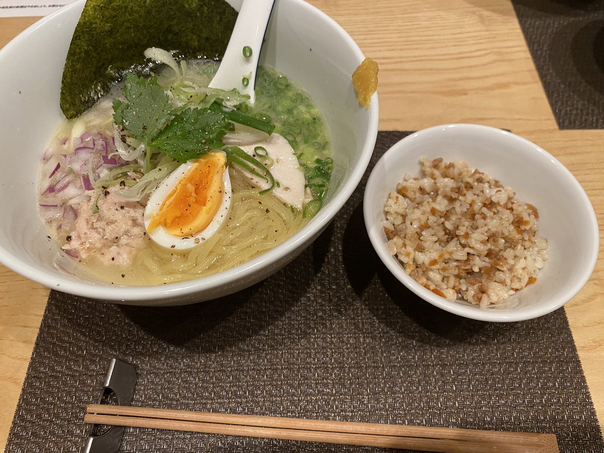 aaameeeii's tweet photo. 昨日食べた水炊きラーメンが美味しかったはなし🦆 https://t.co/6SN0H3VSo2