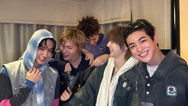 virenaewho's tweet photo. "but then he'd probably die quickly too if he didn't have his friends" https://t.co/uwj26OV2fj