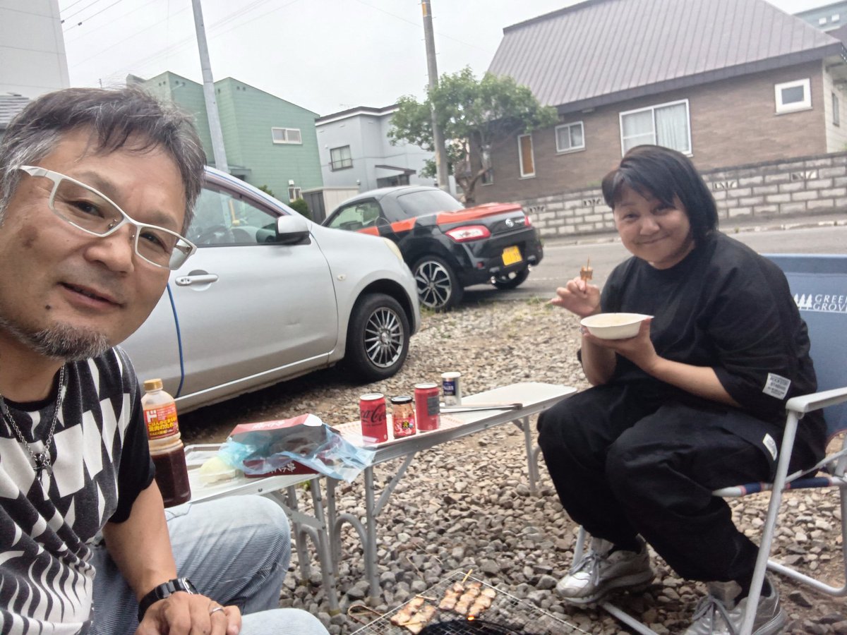 theeverred1's tweet photo. 2026.6.29
午前中、常設道場予定地の片付け😅
気分転換に午後からドライブ
奥さんの好きなBRADIOを聴きながら中山峠経由で京極へ😊
膝と股関節の痛みが病んで仕方がないのでちょっと散歩して帰路へ！
帰ってからの晩御飯としてプチBBQ😆
炭火焼肉は毎日でも良いですね（笑）
#仁誠會
#空手
#コペン https://t.co/Hhv9iBoc4g