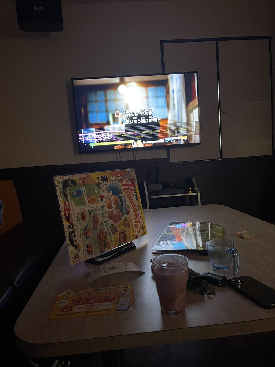 ren______ka's tweet photo. クソ広いわ部屋が https://t.co/d6h5RgqPi5