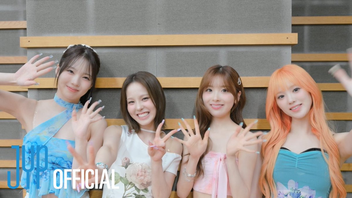 NiziU__official's tweet photo. NiziU "西野カナ feat. NiziU「LOVE BEAT｣" TV SHOWS Behind

🌺 https://t.co/zlLUWTKdEI　

#NiziU #ニジュー #니쥬 #WithU
#西野カナ #LOVEBEAT
#西野カナNiziU #西野家WithU https://t.co/xfcA0voBFc