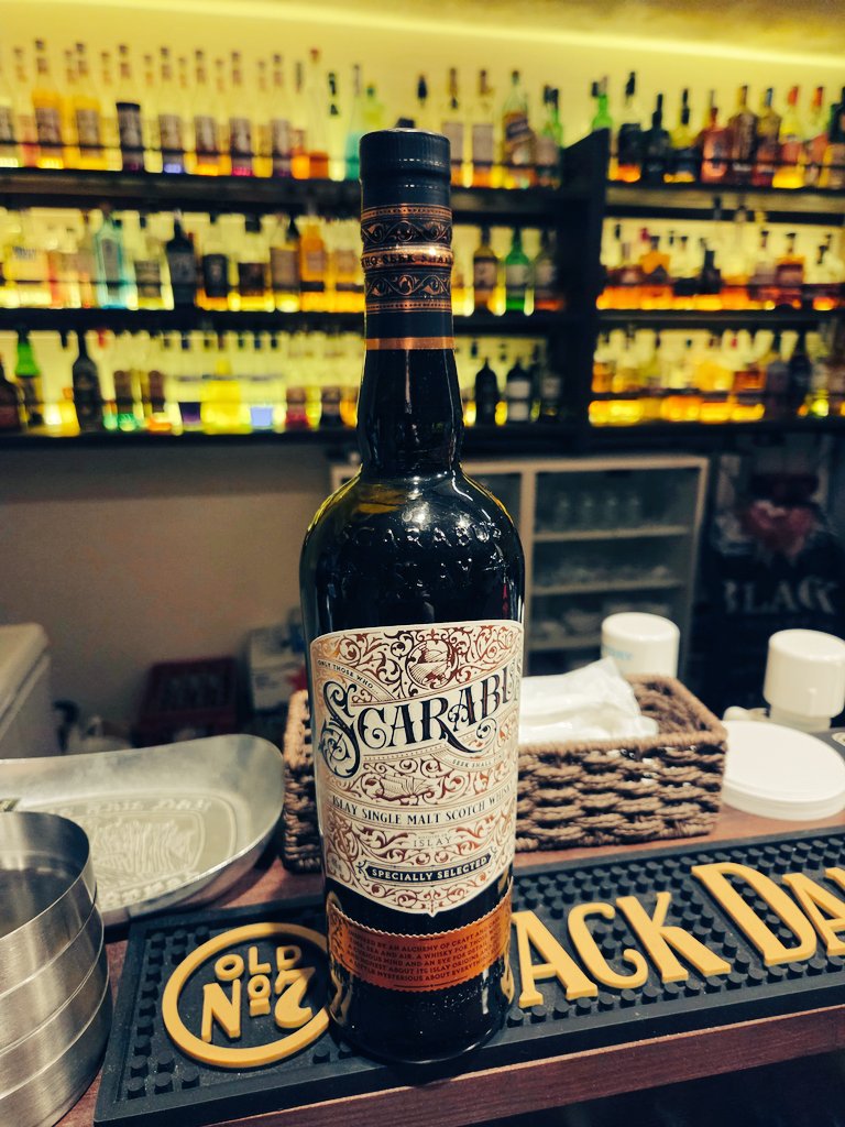 BAR88MASTER's tweet photo. 昨日は休みだったのですが、外の看板のライトを消し忘れてつけっぱなしになっているのを今日気が付きました😅

勘違いさせてしまった方がいらっしゃいましたらごめんなさい🙏

本日は営業しております！
今週もよろしくお願いいたします😊 https://t.co/ECaIX3Wxsw