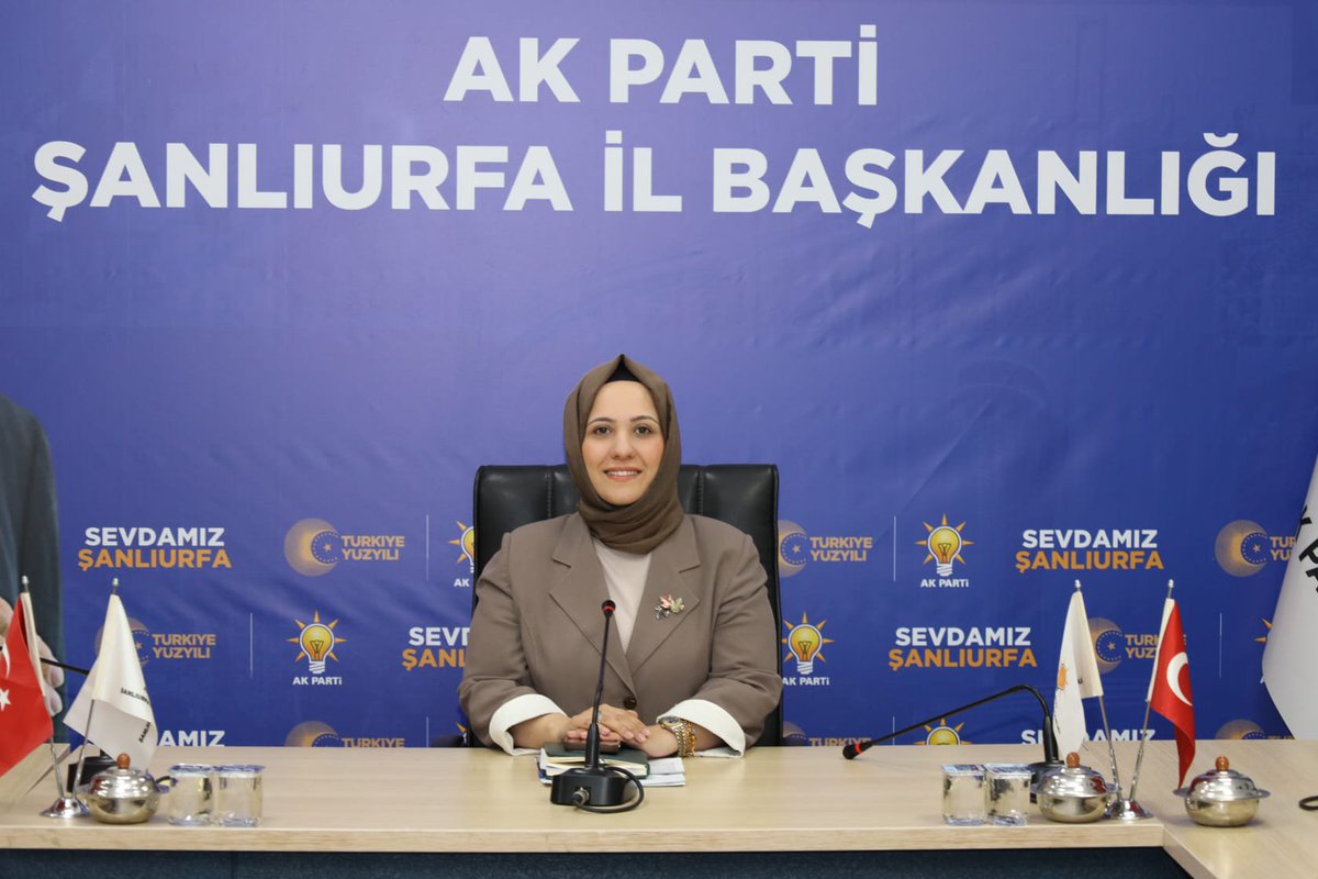 akkadinsanlurfa's tweet photo. İl Kadın Kolları Başkanımız, @ZehraAy063'ın Başkanlığında, İlçe Kadın Kolları Başkanlarımızın katılımları ile aylık olağan ilçe kadın kolları  toplantımızı gerçekleştirdik.

 Saha ve hane ziyaretlerine ilişkin istişarelerde bulunduk, gündeme dair konuları değerlendirdik. 

Birlikte daha güçlü, kararlılıkla hedeflerimize yürüyoruz.

@RTErdogan 
@tugbaisikercan @tulaykaynarca @bybekirbozdag @milhamigunbegi
@AKKADINGM @akpartiurfa