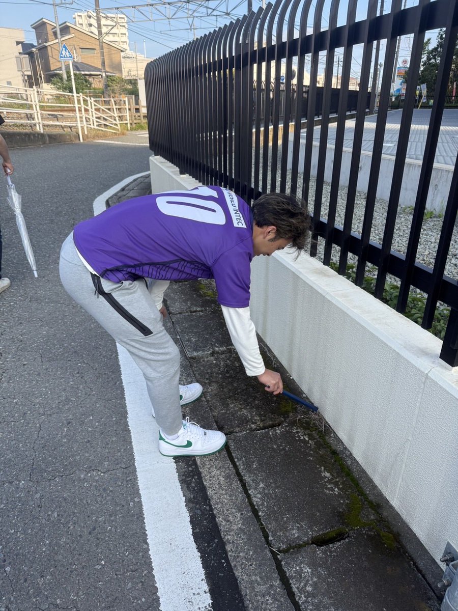 toho_titanium's tweet photo. 【清掃活動実施】

北茅ヶ崎駅周辺の清掃活動を実施いたしました🧹

✅詳細は下記URLをご覧ください。
https://t.co/klNI8qsKao https://t.co/UelnPetZxd