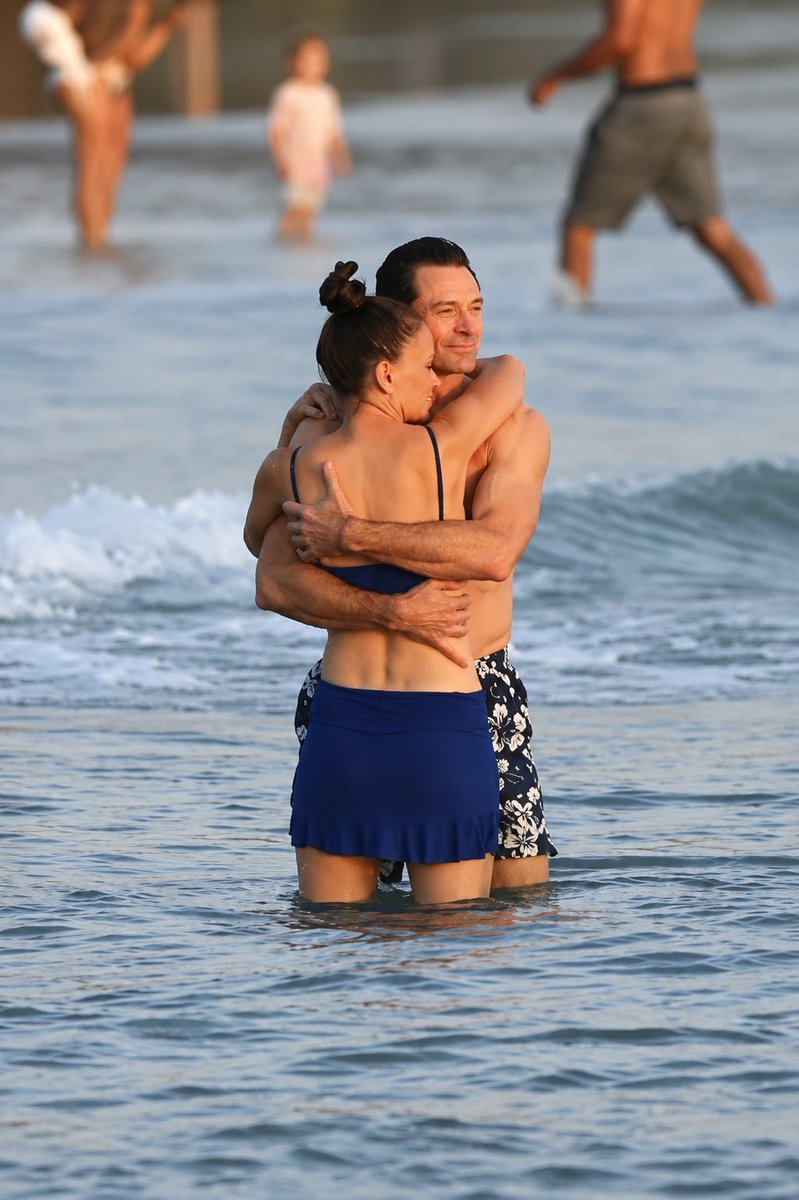 CinemaVault1's tweet photo. Hugh Jackman &amp; Sutton Foster https://t.co/WDAyYv4OhN