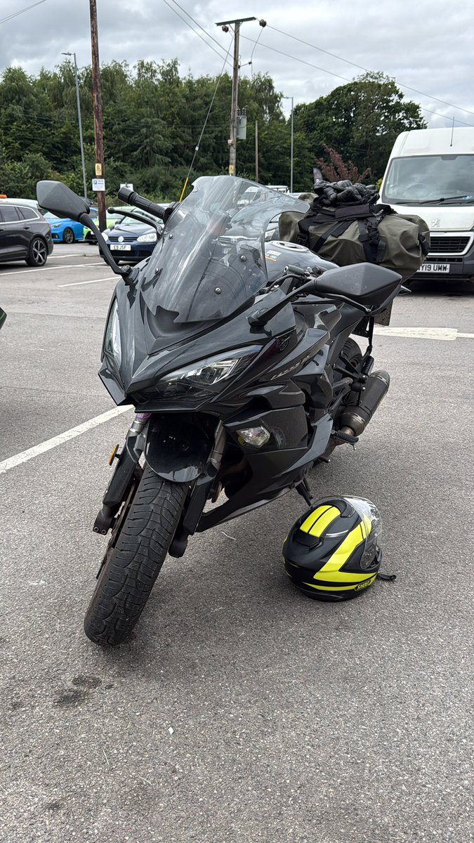 BikerDad67's tweet photo. First hour done, just having a quick coffee break then heading towards the New Forest https://t.co/oXtR4v5qVQ #SouthWestTour https://t.co/t4xJKtYtpM