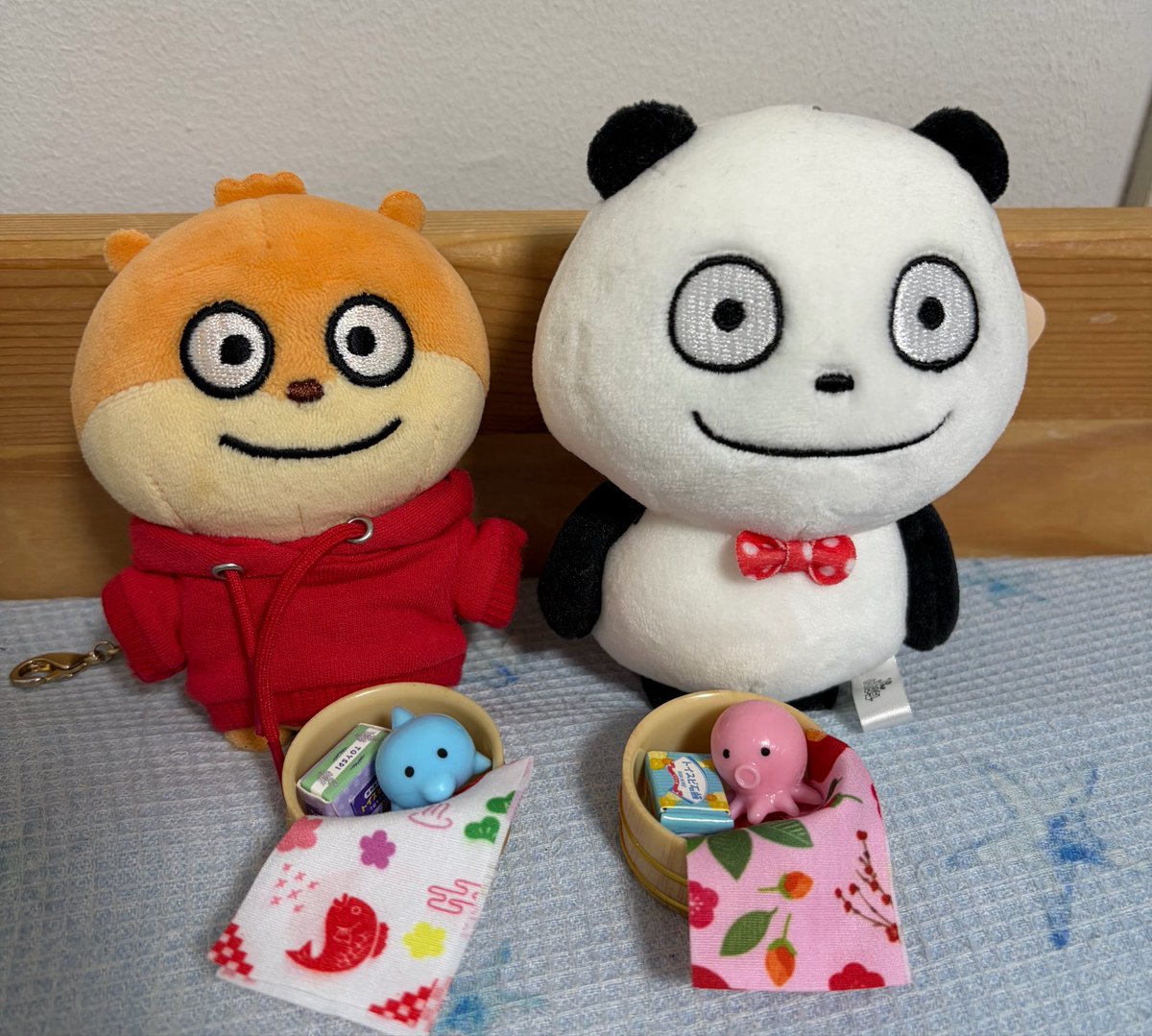tanukone's tweet photo. 🐼「銭湯でぴかつるりんよ」
🐹「おふろ　おふろ〜」
#こねずみ
#ごきげんぱんだ https://t.co/Zyo9l1O2Dm