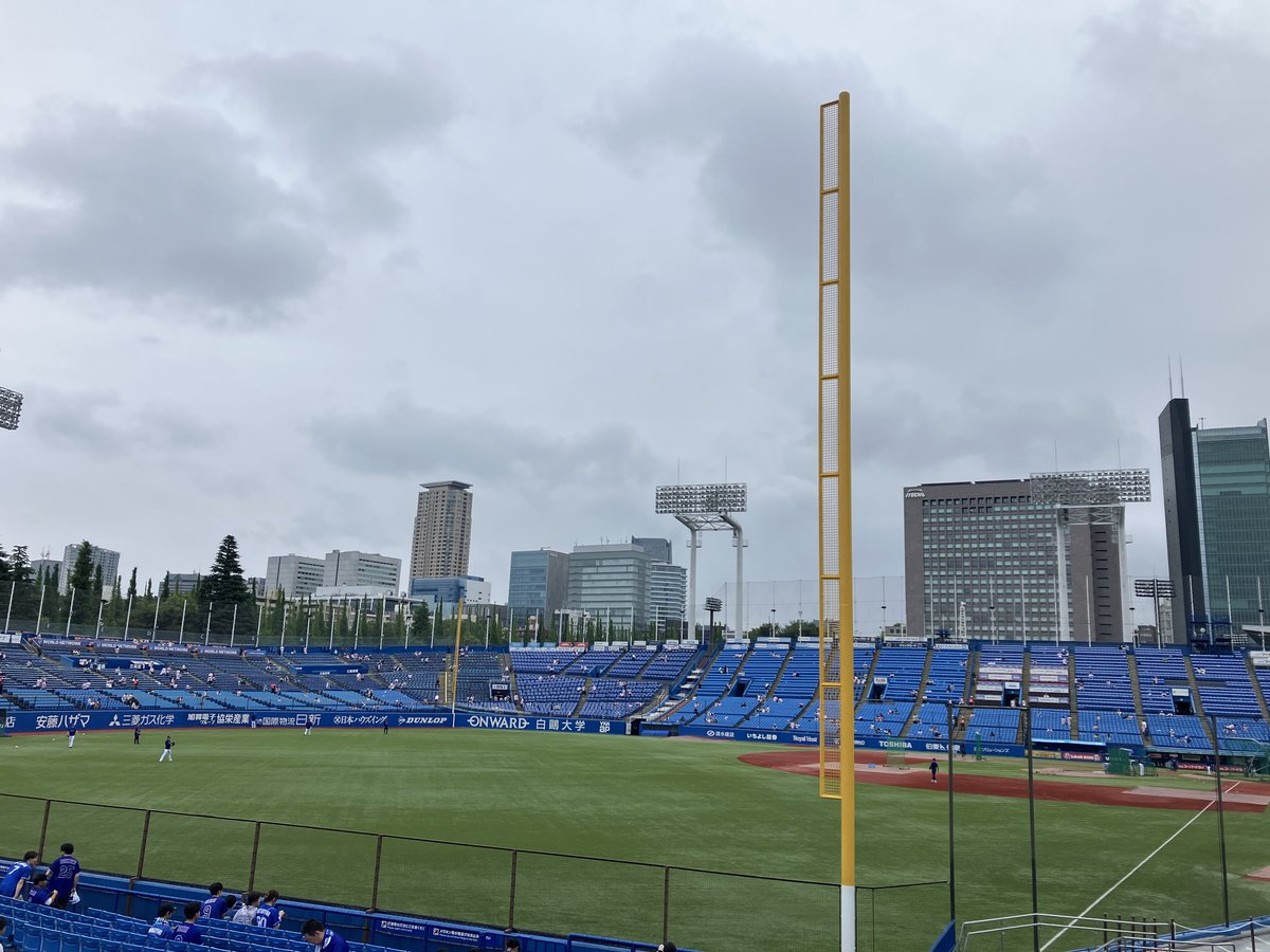 achida__'s tweet photo. 久しぶりの中止からの久しぶりの雨神宮
カッパはいらないかなぁって思いつつ霧雨っぽい感じでなかなかしんどい感じでした。
最後いつものヱビス回収できたのは良かったかなぁ

急遽取ったから外野ABよりのC。
熱量抑え気味だけど座席感覚広いから割とありだったかな https://t.co/pjcCKVxZEX