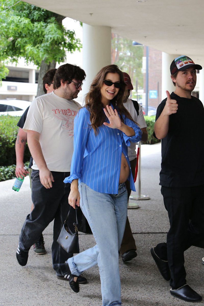 palvinaccess's tweet photo. 📸 | Barbara Palvin Sprouse and Dylan Sprouse out and about in Hollywood, California. (June 28, 2026) https://t.co/PNO1SaHoDw