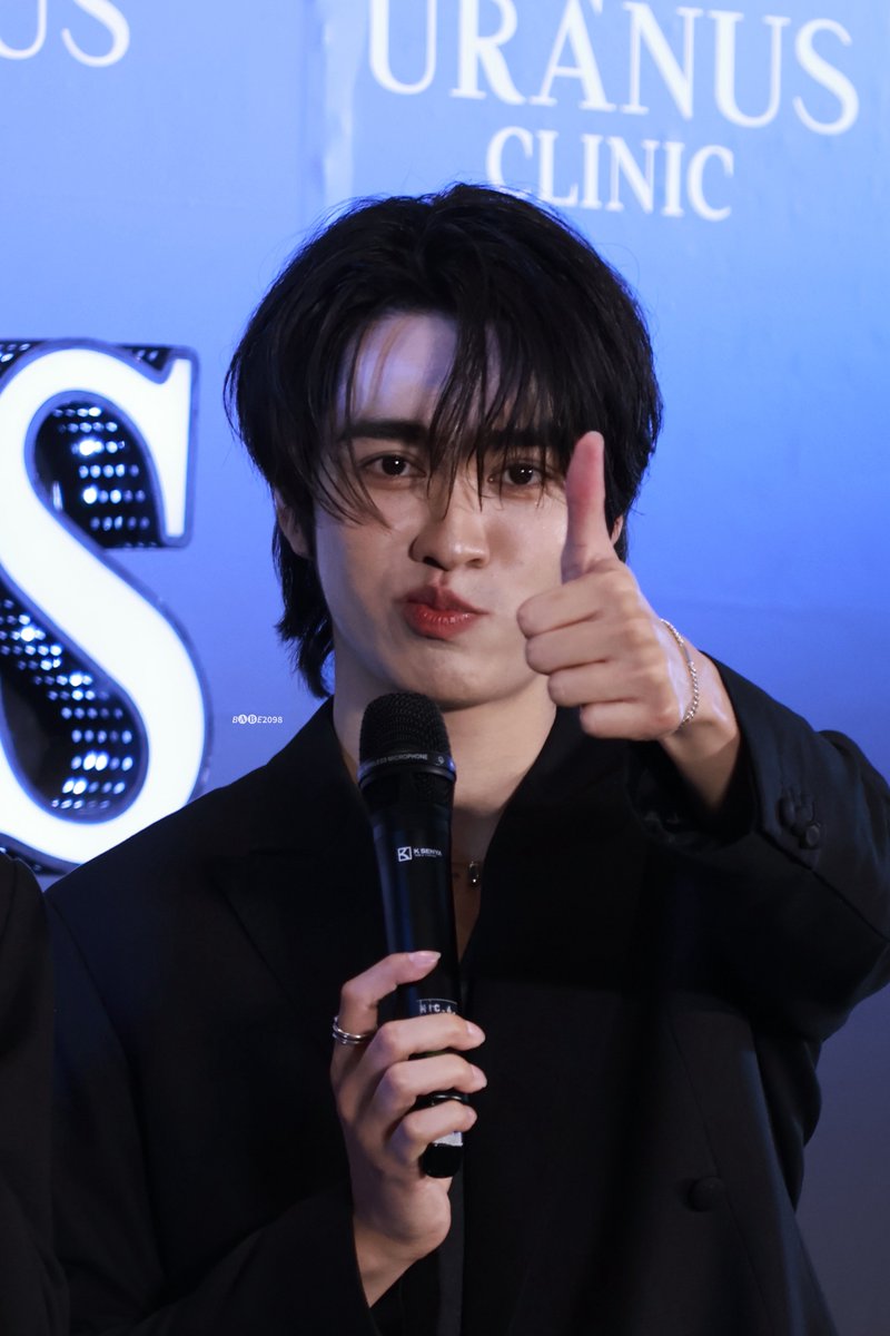 BABE2098's tweet photo. ตาแป๋ว ยิ้มหวาน 👍🏻

#UranusClinicxAouBoom #besevboom https://t.co/WWKWzV8IWX