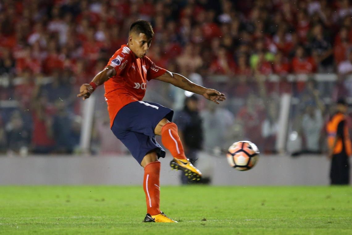 Mati_Martinez's tweet photo. 🔴 DOMINICO | Maxi Meza ya se entrena con sus compañeros. 

✍🏻 Finalizada la práctica firmará su contrato por 18 meses con #Independiente . https://t.co/7XgB51PJ5f