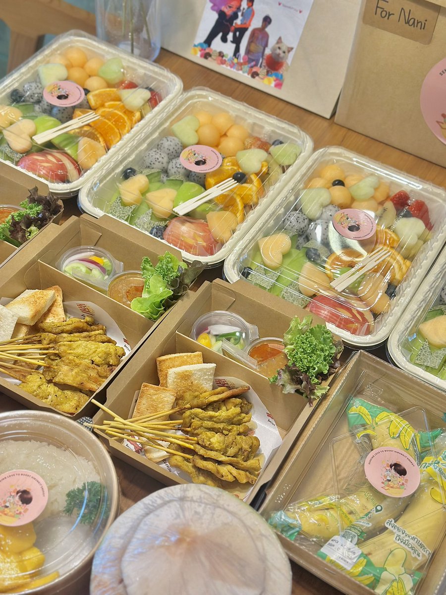Torfuncatering's tweet photo. ðïļ 29 June 2026 #foodsupport ðąâĻâĻ
Thank you to the lovely fans of Nani for your kind Food Support!
#hirunkit_
#kotae
#āļāļģāļāļāļāļāļāļāļāļēāļāļī
#NaniFoodHug
#WUTheSeries
#āļāļđāđāļāļāļąāļāļāļāļĢāđāļ #foodsupportāļĻāļīāļĨāļāļīāļ
#Premiumfoodsupport #foodsupportthailand
#premiumfood
#TorfunCatering https://t.co/3SvH6Pd5LM