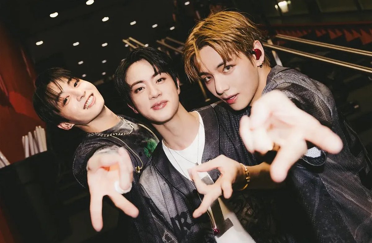 seokjinbit's tweet photo. JIN’S NEW INSTAGRAM POST FEATURING JUNGKOOK AND TAEHYUNG AWWWWW MY BABIES MY TAEJINKOOK https://t.co/d2X1us1lr8