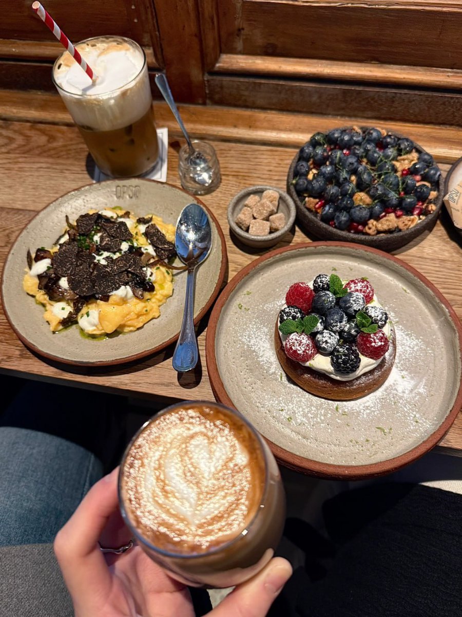 bjeeweon's tweet photo. The pancakes weren't too sweet, and the black truffle scrambled eggs were a perfect match🍮 https://t.co/elJOHJFF4m