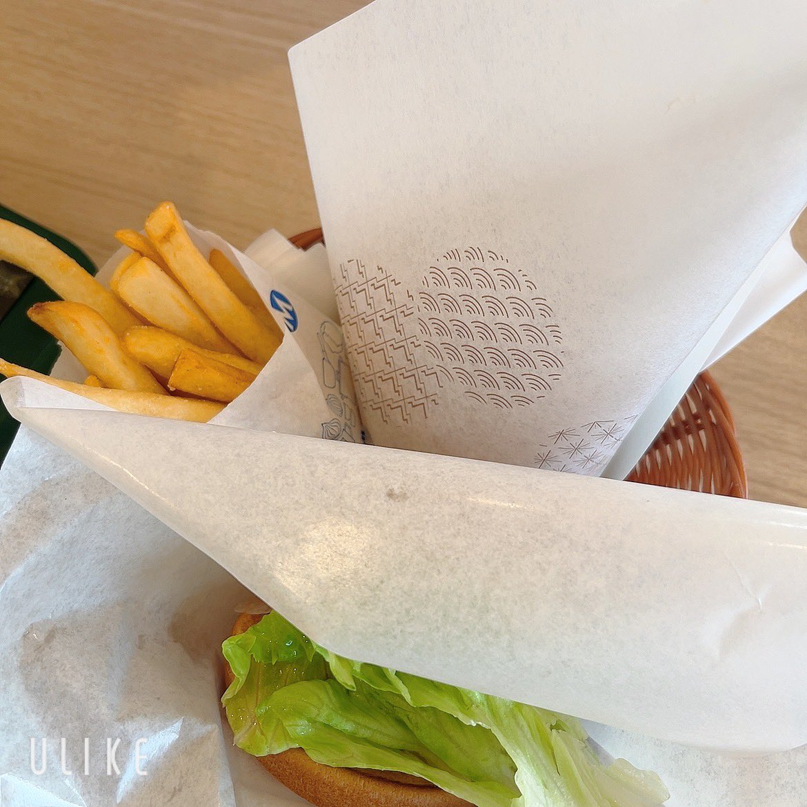 aya__BUTAI315's tweet photo. お友達とモス食べました。
調子悪い時は音程取れなくなるから意識して頑張ります https://t.co/TTlaO31auV