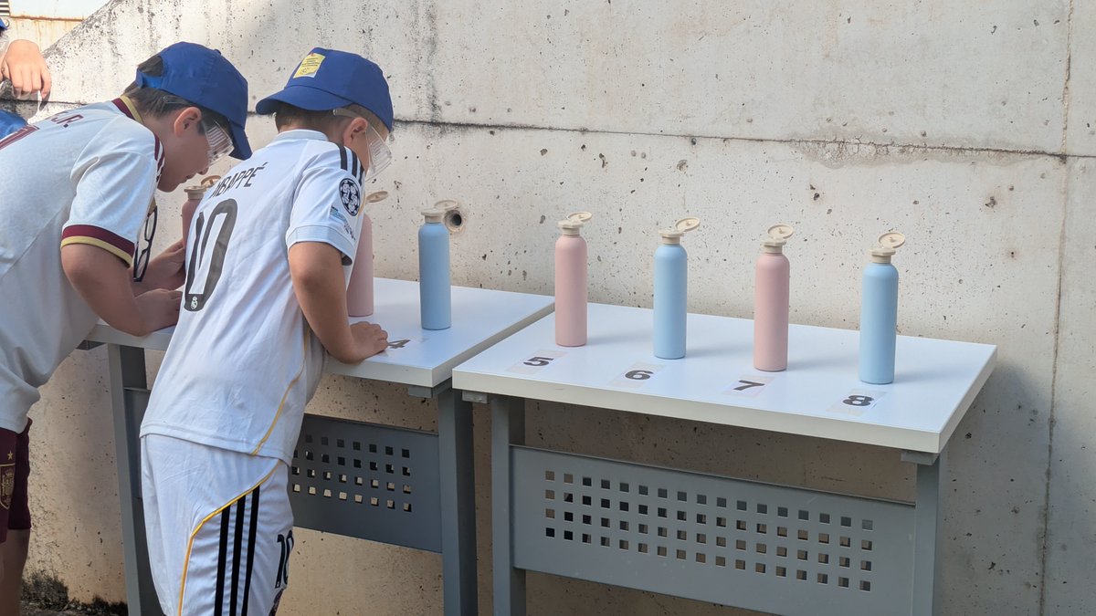 IBSAL_IIS's tweet photo. 🌞 Primer día del Campamento de Verano de la @UCCiUSAL.

Nos hemos convertido en científicas/os 🧑‍🔬 y ratones 🐭, y hemos aprendido cómo se estudia el cerebro 🧠 en el laboratorio.

👉 De la mano del grupo de Neurobiología molecular del @IBSAL_IIS e @ibfg_es (@usal-@CSIC). https://t.co/ISt75upOqy