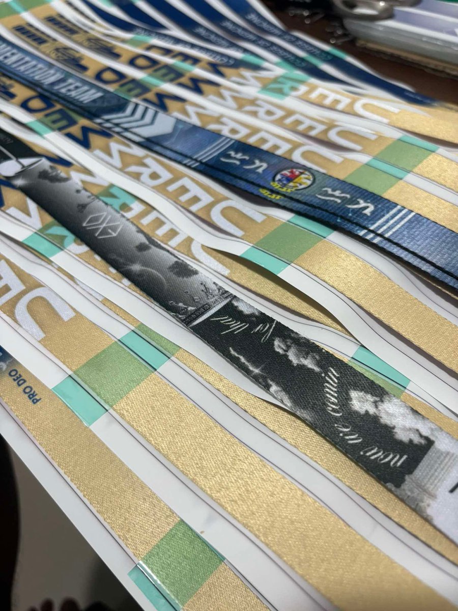 kaethrihnaenee's tweet photo. Photo preview from the supplier 🖤🥹
SINASABI KO NA TALAGA! ANG GANDA AT KUHANG KUHA ANG DESIGN ✨

Lanyard Design by @chanjun_hui 

(Yung katabi na lanyard sa right is the polyester one) https://t.co/rRalV6RyIi