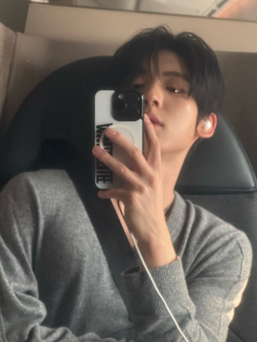 r6fhr's tweet photo. 너무 남자임 // https://t.co/Irc8BEwsQf