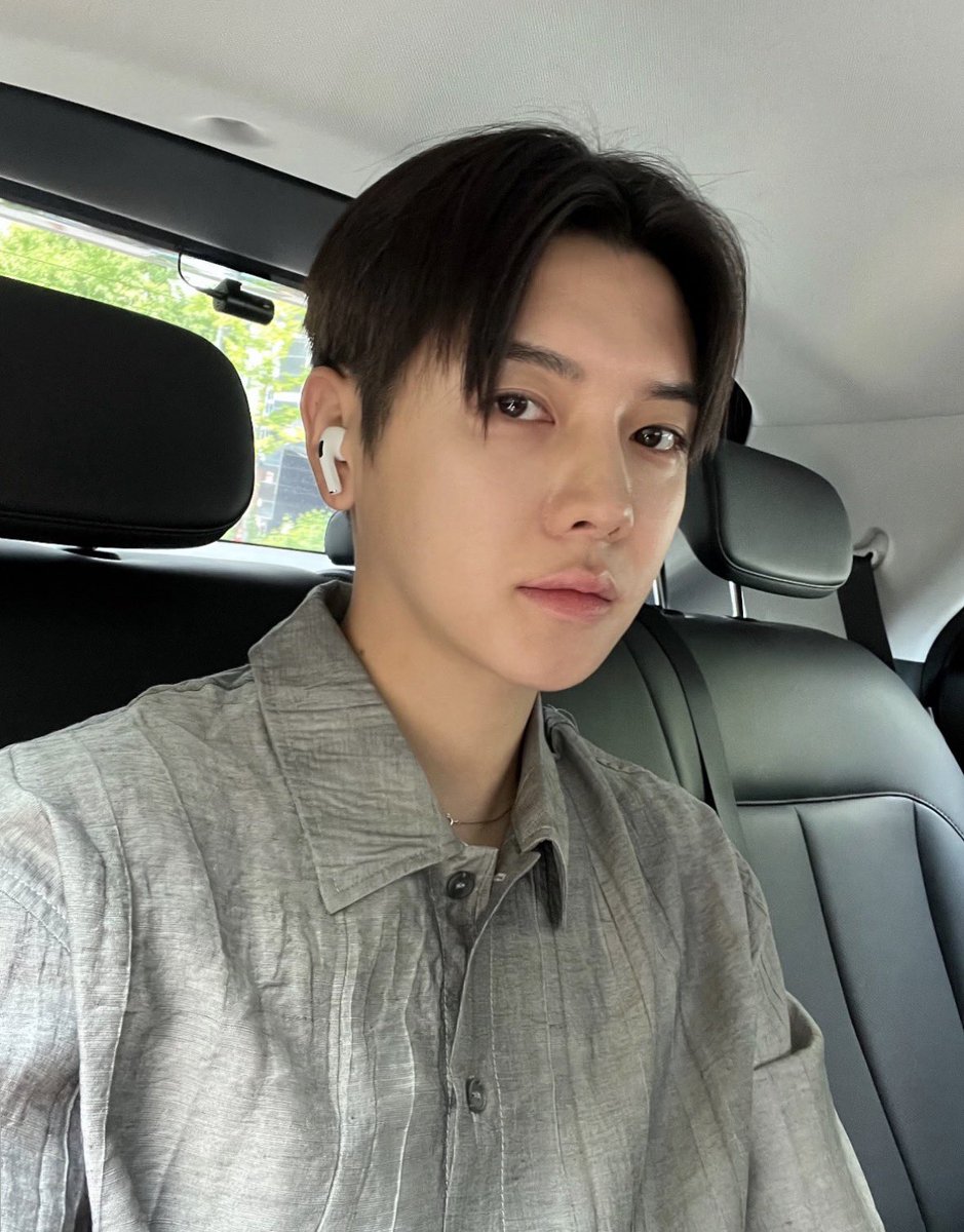 hrlyren_'s tweet photo. REN UPDATE INSTAGRAM💜 https://t.co/YfELXGehVM