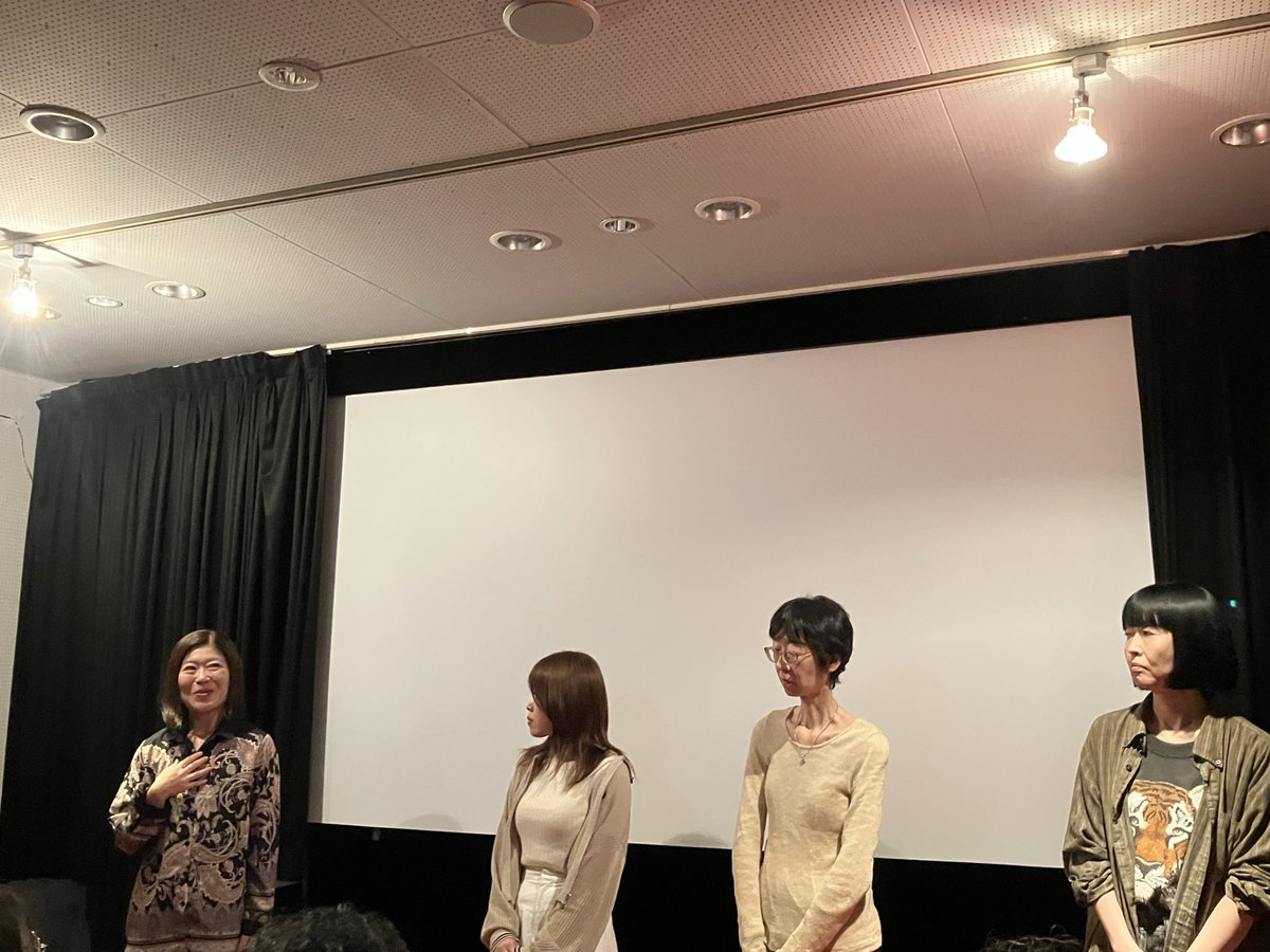 KoheiUsuda's tweet photo. 1/ Yesterday’s fascinating program at @Image_forum focused on experimental works by female artists, many of them nakedly revealing autoportraits interrogating themes of family, sexuality, and selfhood, where the filmmakers become their own subjects of inquiry.
#TokyoFilmDiary https://t.co/GZ3pYrQz0Q