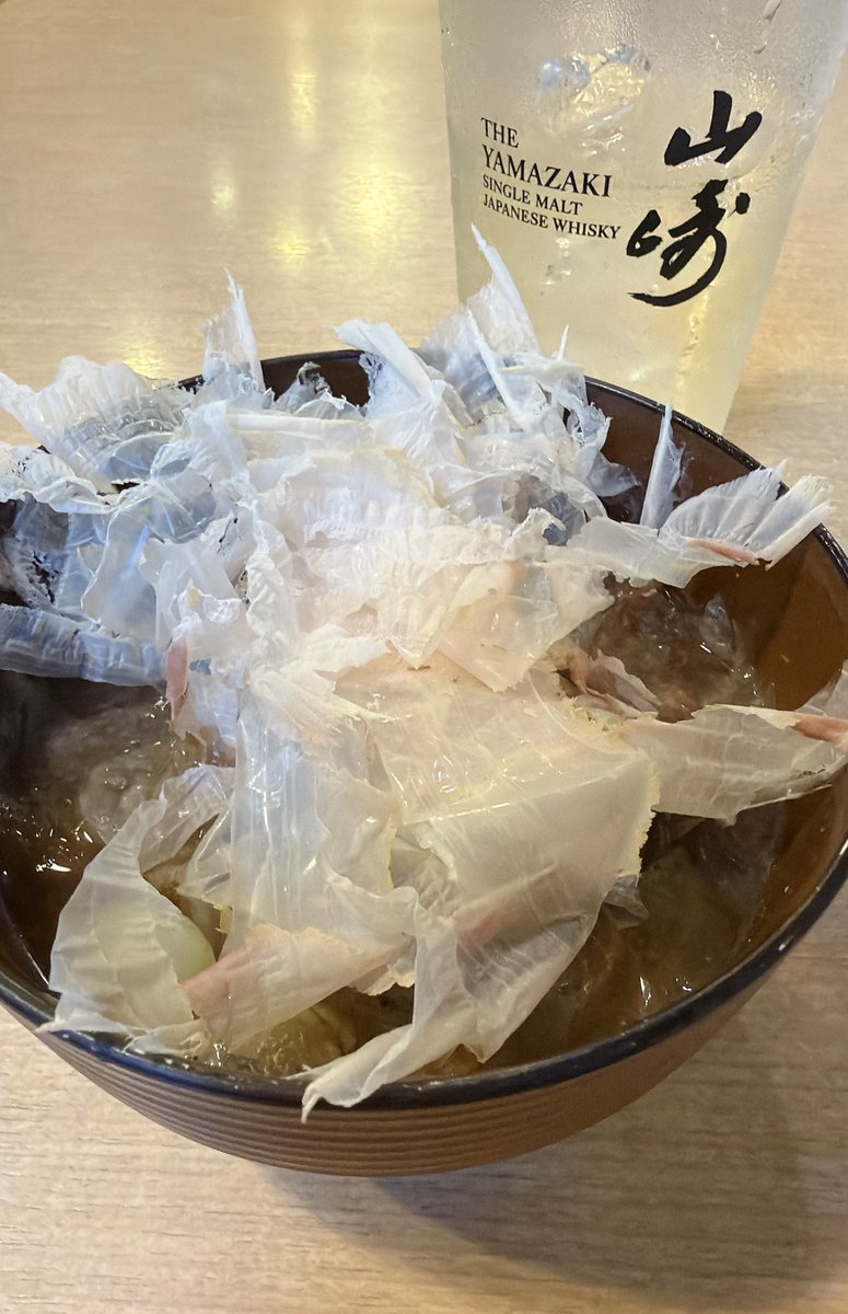 cony52brown's tweet photo. サカナスさん2回目！
枝豆からおいしかったけど天ぷらがとくにおいしかった〜！おかわりしたかったよぉ〜 https://t.co/VN8uJk6CNz