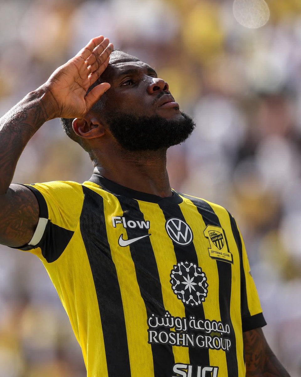 AOO151's tweet photo. جوي واجوائي 

الخروج من مسؤولية الحكومة الى مسؤولية الرئيس 💛.
#الاتحاد https://t.co/8qoJUfNOLy