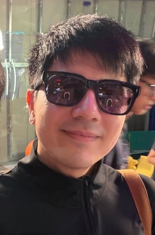 _jeheyniii's tweet photo. Sobrang married man ng aura niya 🥹 https://t.co/vyzgAJ9Gnp