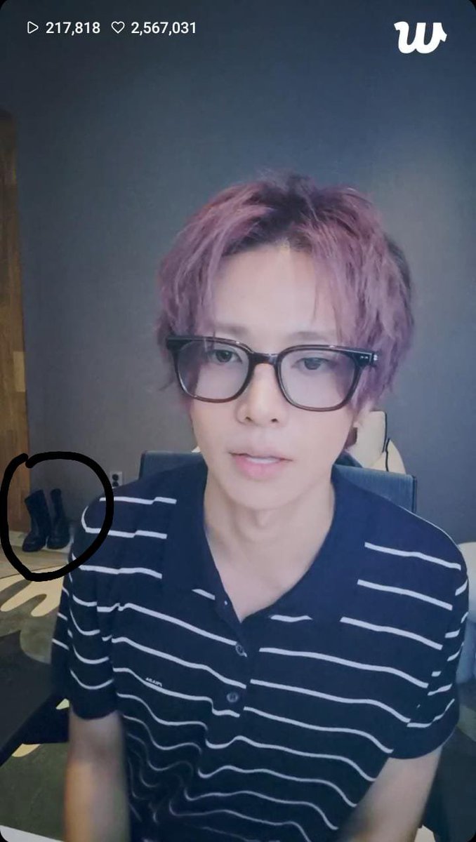 bambigurl_7's tweet photo. @heesoojkitty everything in k-pop is a clue? https://t.co/t9qkvQxNTi