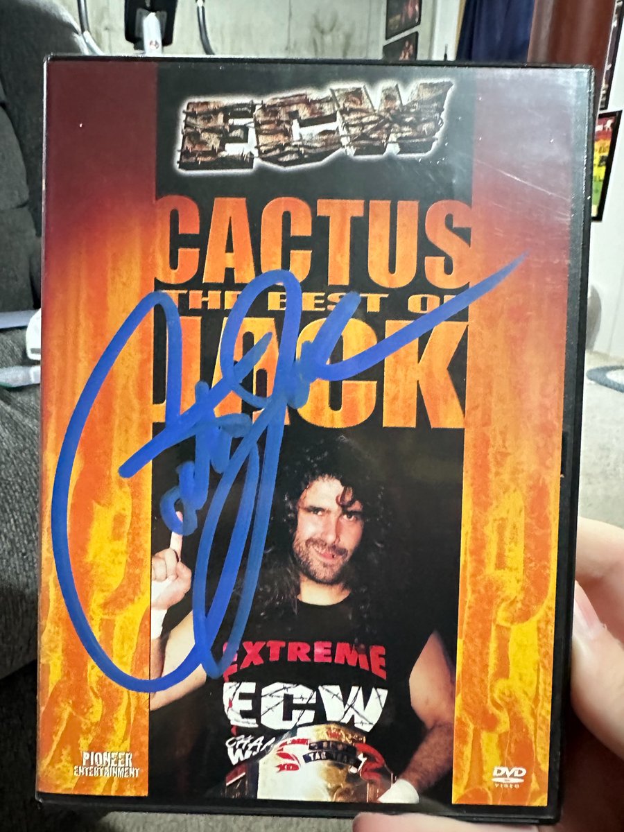juicefreak247's tweet photo. Mick Foley put on an amazing Hell In A Cell 28th anniversary show. #HIAC https://t.co/StKFePJR2h