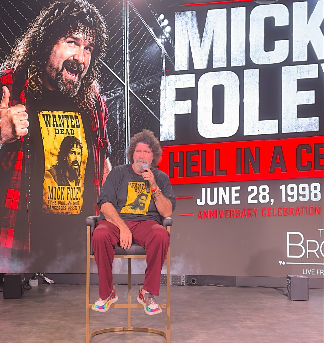 juicefreak247's tweet photo. Mick Foley put on an amazing Hell In A Cell 28th anniversary show. #HIAC https://t.co/StKFePJR2h