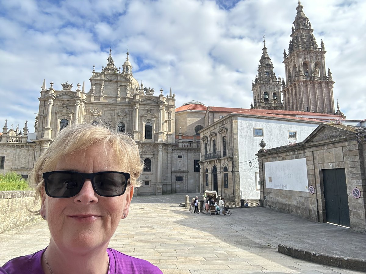 DeasyPamela's tweet photo. #Day180 of #200daysofwalking

Last day in Santiago ☹️ hope I get to return to this beautiful place next year🤞🏻

#June2026 #Spain https://t.co/fHUx8xmQqA